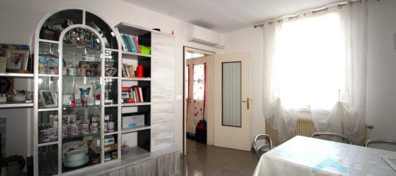 4 rooms House in Udine, Italy No. 21543 10