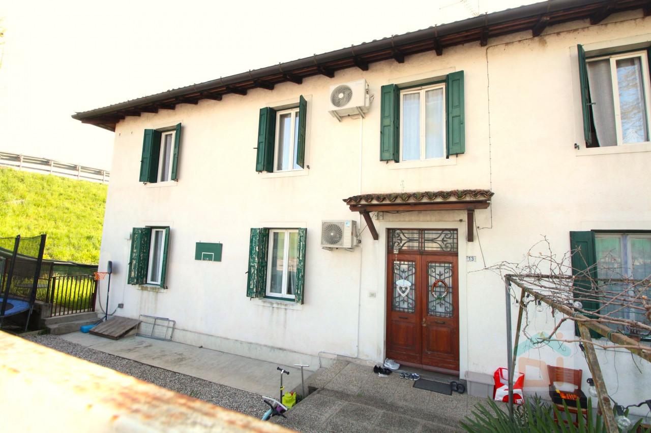 4 rooms House in Udine, Italy No. 21543