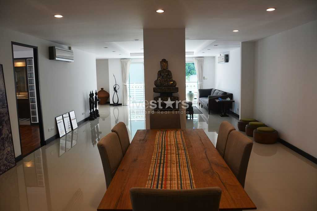 4 bedrooms Condo in Bangkok, Thailand No. 7497