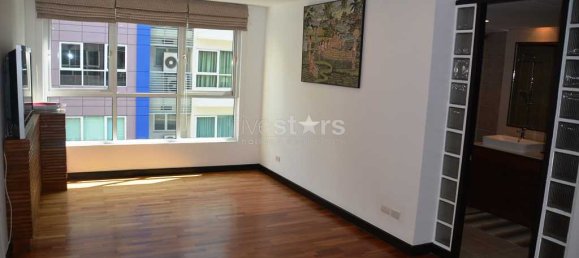 4 bedrooms Condo in Bangkok, Thailand No. 7497 6