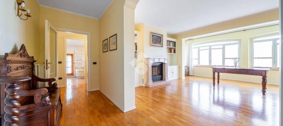 5 bedrooms Villa in Varano de' Melegari, Italy No. 206503 10