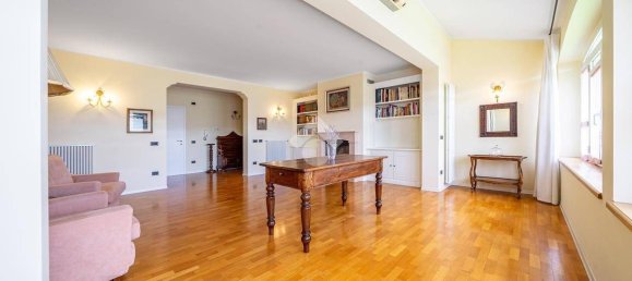 5 bedrooms Villa in Varano de' Melegari, Italy No. 206503 5