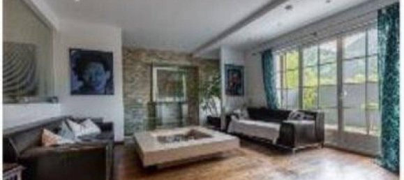 5 rooms Apartment in Kitzbuhel, Austria No. 202186 2