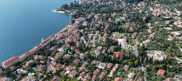 10 rooms Villa in Gardone Riviera, Italy No. 31975 7