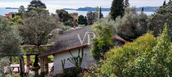10 rooms Villa in Gardone Riviera, Italy No. 31975 16