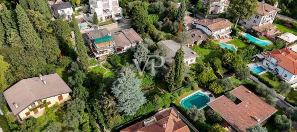 10 rooms Villa in Gardone Riviera, Italy No. 31975 14