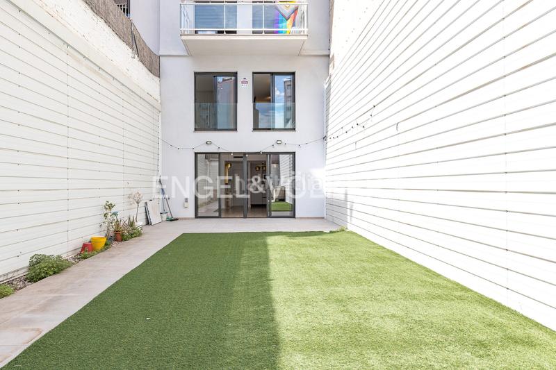 2 غرف نوم منزل ذو طابقين في Sants-Montjuic, Spain رقم 199605