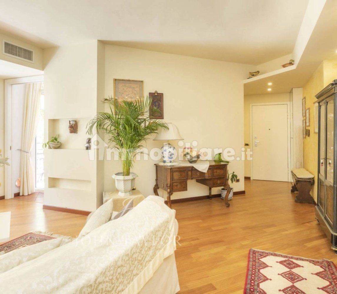 2 bedrooms Apartment in Milan, Italy No. 404184