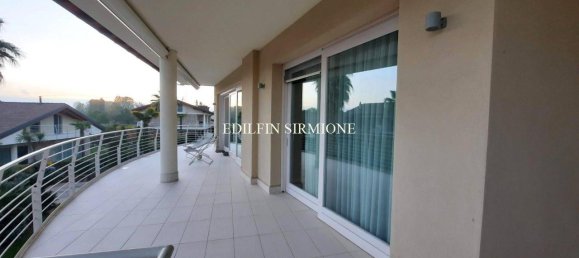 Квартира с 4 комнатами в Сирмионе, Италия № 17491 2