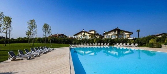 Квартира с 4 комнатами в Сирмионе, Италия № 17491 31