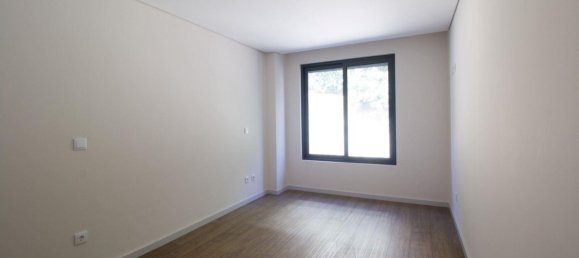 3 bedrooms Apartment in Porto, Portugal No. 130153 5