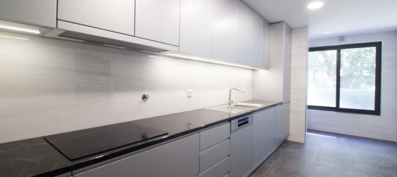 3 bedrooms Apartment in Porto, Portugal No. 130153 16