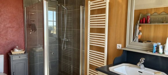 3 bedrooms House in Charente, France No. 335933 2