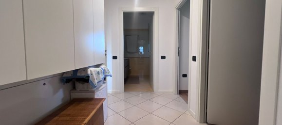 Квартира с 4 спальнями в Дзола Предоза, Италия № 352619 17