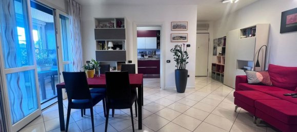 Квартира с 4 спальнями в Дзола Предоза, Италия № 352619 5