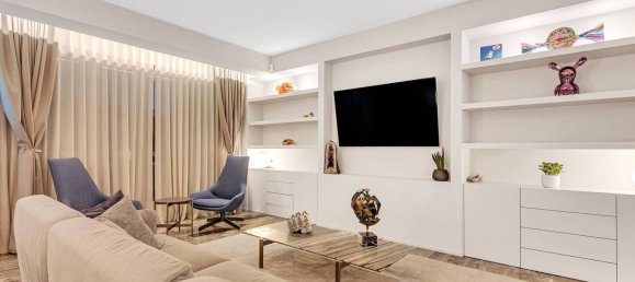 4 bedrooms Apartment in Milan, Italy No. 246642 2