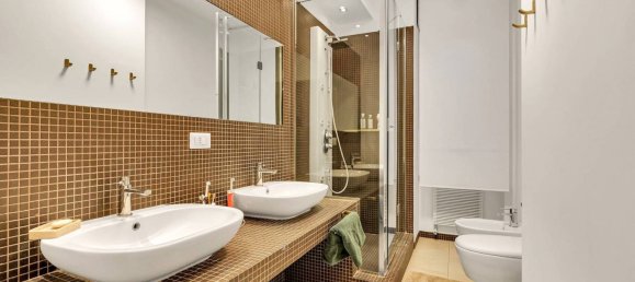 4 bedrooms Apartment in Milan, Italy No. 246642 10