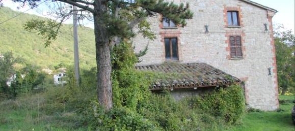 Дом с 6 комнатами в Костаччаро, Италия № 130897 10