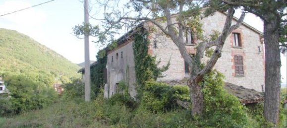 Дом с 6 комнатами в Костаччаро, Италия № 130897 11