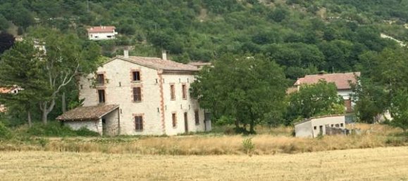 Дом с 6 комнатами в Костаччаро, Италия № 130897 16