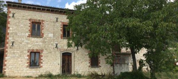 Дом с 6 комнатами в Костаччаро, Италия № 130897 18