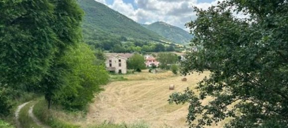 Дом с 6 комнатами в Костаччаро, Италия № 130897 17