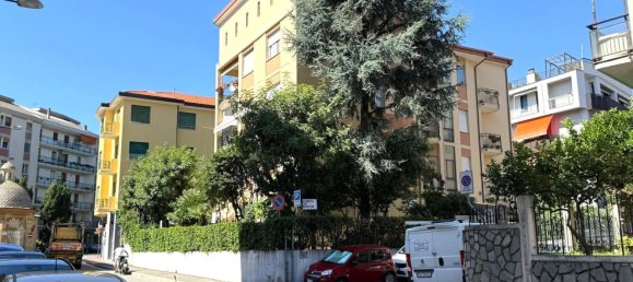 5 rooms Apartment in Savona, Italy No. 284322 4