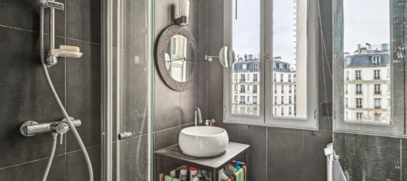 2 bedrooms Apartment in Paris, France No. 135035 10
