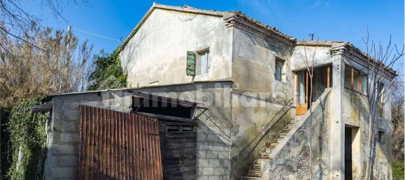 3 bedrooms House in Ancona, Italy No. 157260 5