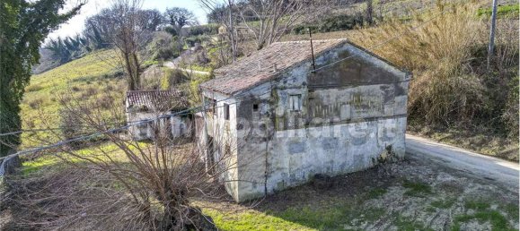 3 bedrooms House in Ancona, Italy No. 157260 16