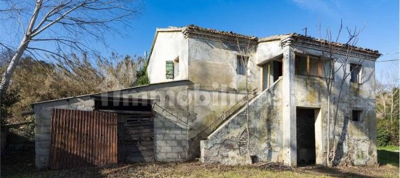 3 bedrooms House in Ancona, Italy No. 157260 4