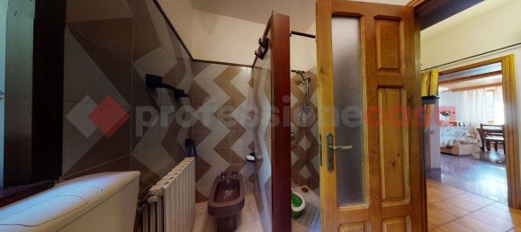 10 rooms House in Gallicano, Italy No. 237818 15