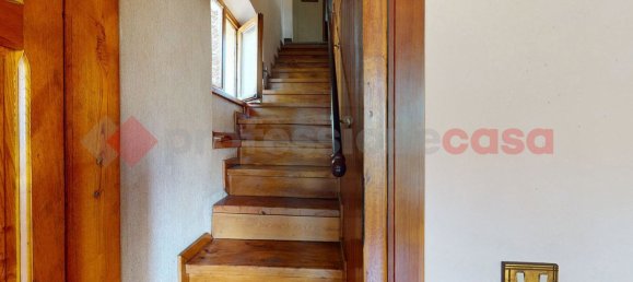 10 rooms House in Gallicano, Italy No. 237818 19