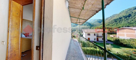 10 rooms House in Gallicano, Italy No. 237818 27
