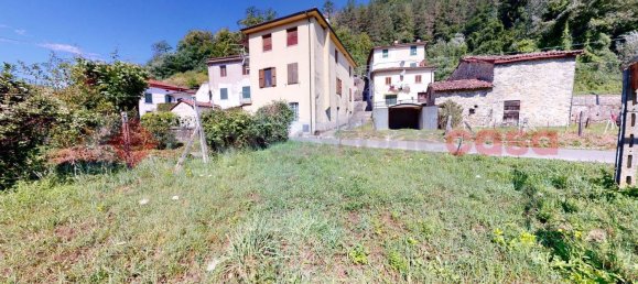 10 rooms House in Gallicano, Italy No. 237818 2