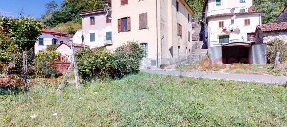 10 rooms House in Gallicano, Italy No. 237818 5