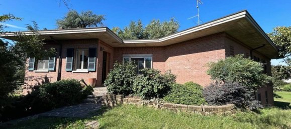 5 bedrooms Villa in Verolavecchia, Italy No. 392501 4