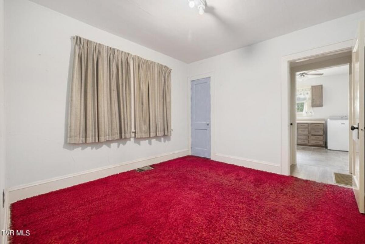 3 bedrooms House in Piney Flats, USA No. 378307