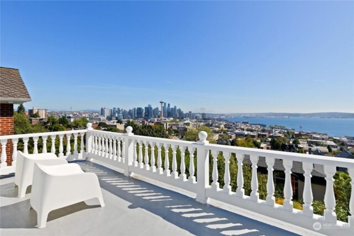 4 bedrooms House in Seattle, USA No. 231606