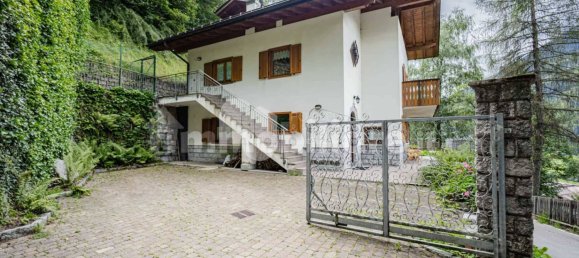 6 bedrooms Villa in Giustino, Italy No. 302576 6