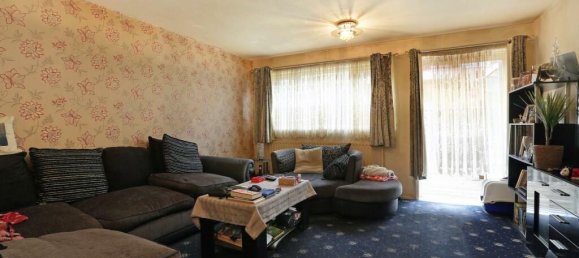 2 bedrooms Apartment in London, United Kingdom No. 12437 5