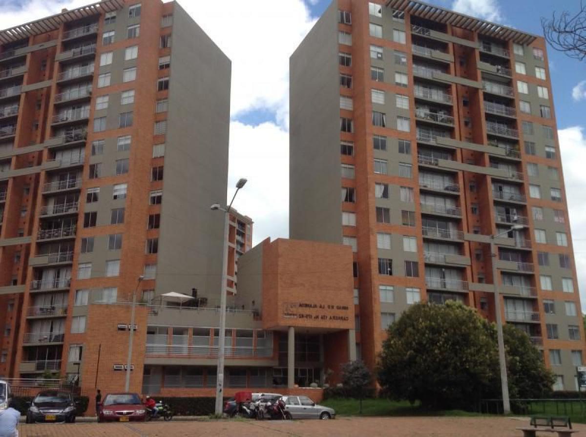 Дом с 3 спальнями в Богота, Колумбия № 11689