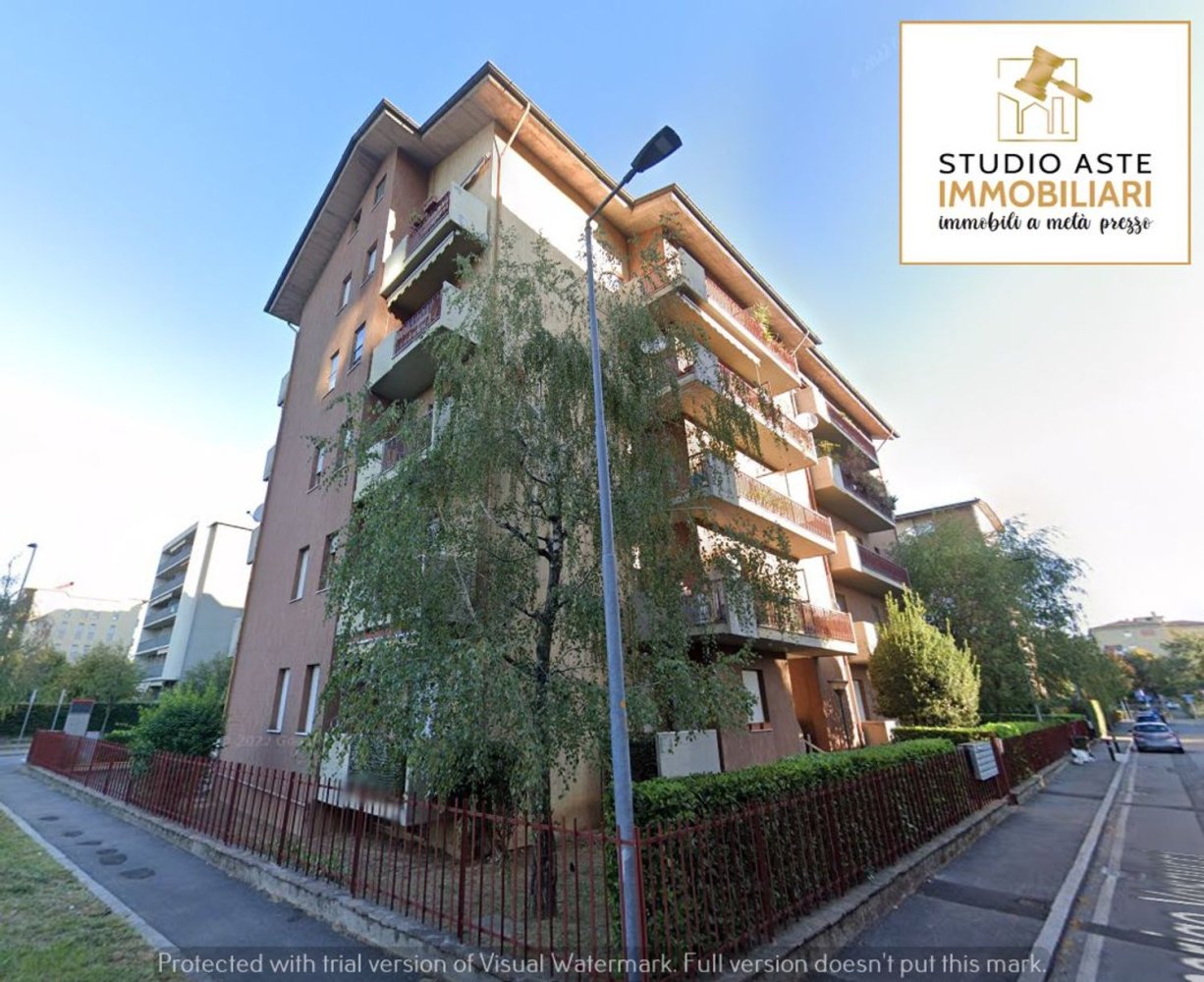 4 rooms Apartment in Bergamo, Italy No. 4890