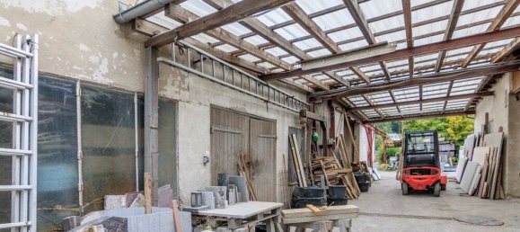 6 rooms Building in Hof, Germany No. 155685 2