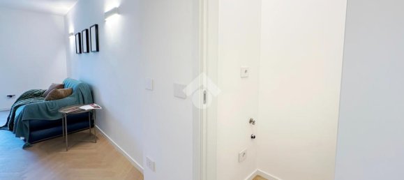 2 bedrooms Apartment in Milan, Italy No. 353078 3