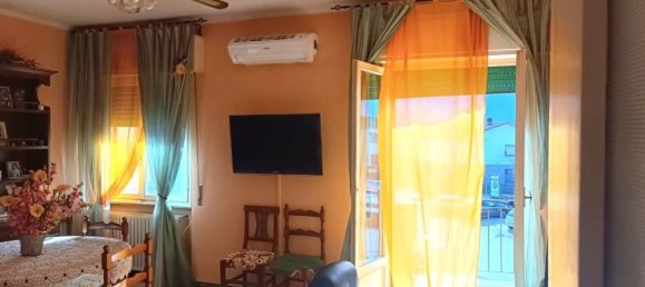 Apartamento de 4 habitaciónes en Barga, Italy No. 49183 10