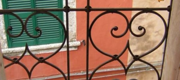 Дом с 5 комнатами в Альвито, Италия № 256355 4