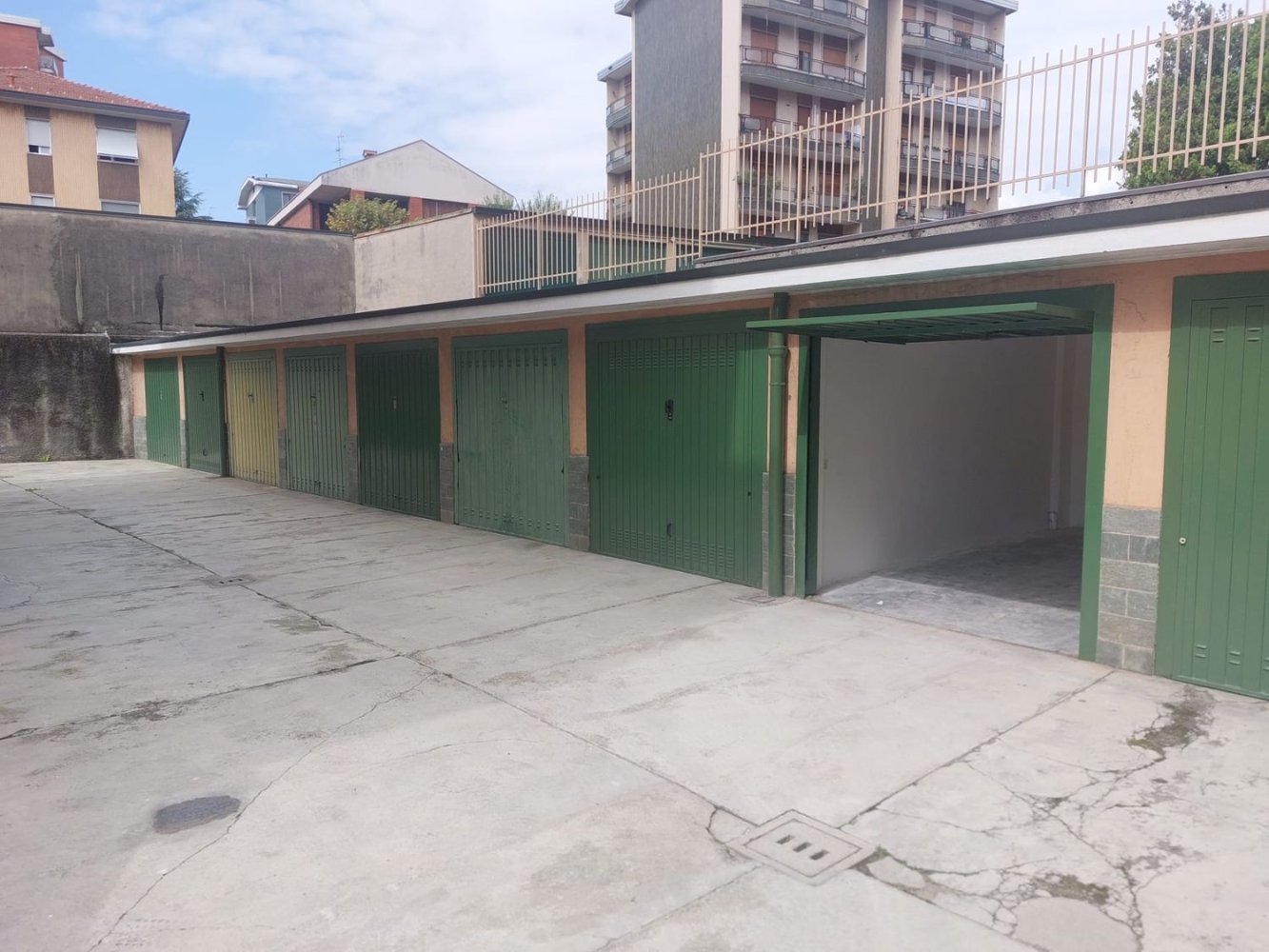 Garagem em Pioltello, Italy 12 m² N.º 359053