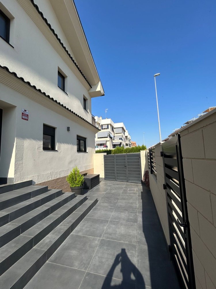 Дом с 4 спальнями в Валенсия, Испания № 160061