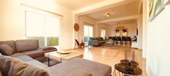 5 bedrooms House in Chloraka, Cyprus No. 6503 3